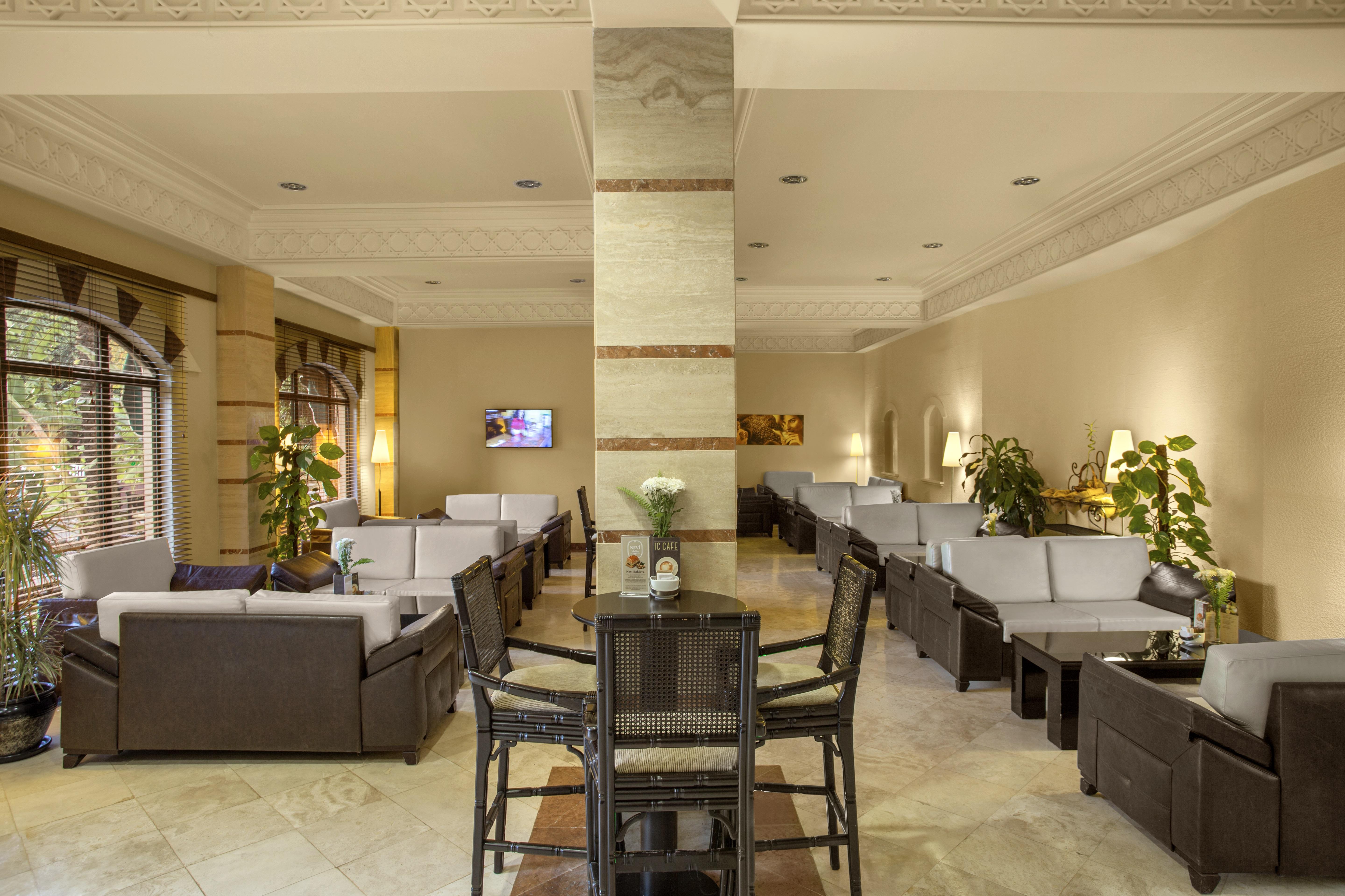 Ic Hotels Green Palace - Kids Concept Antalya Luaran gambar The lounge at the airport