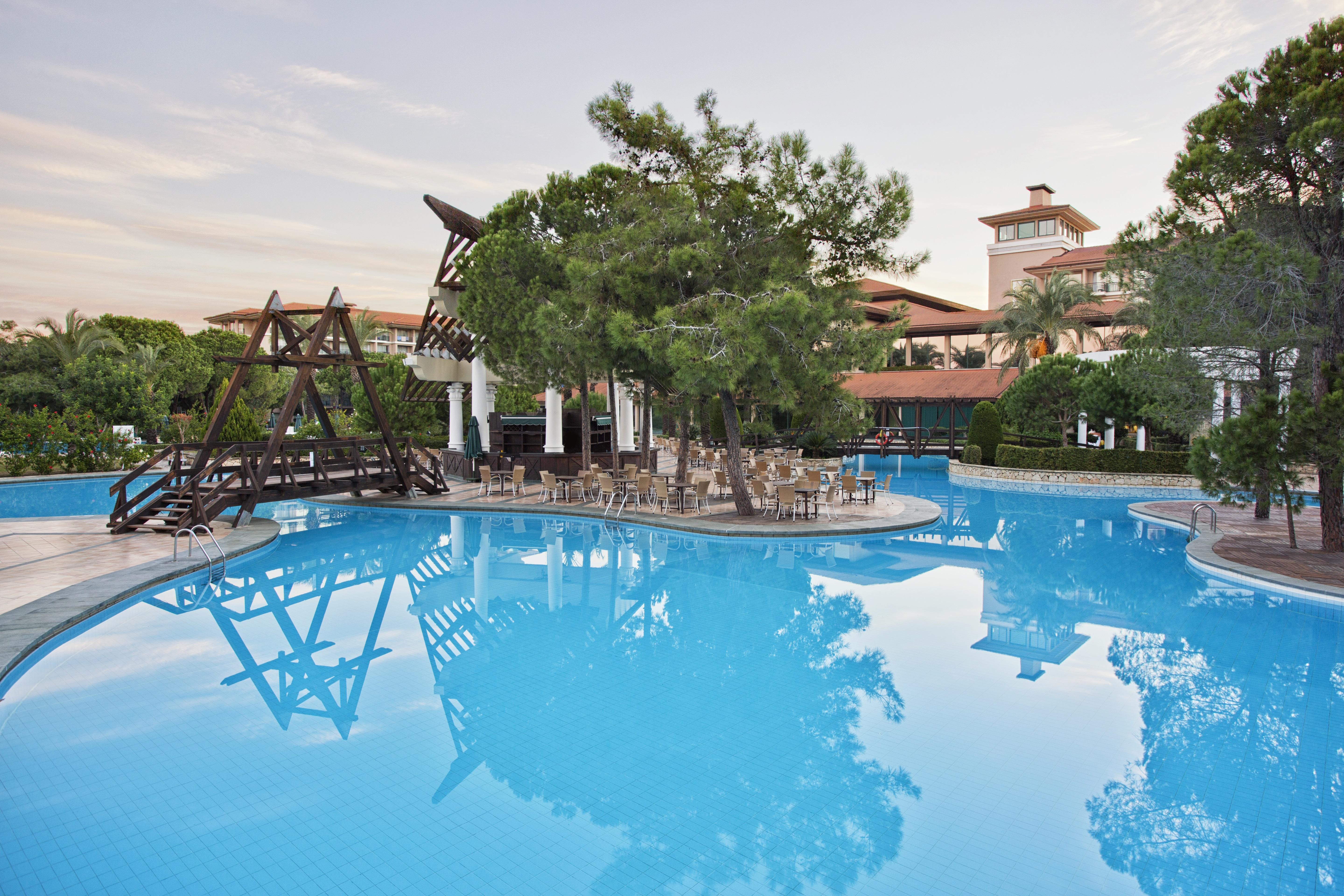 Ic Hotels Green Palace - Kids Concept Antalya Luaran gambar Pool at the Sheraton Nha Trang Hotel & Spa Resort