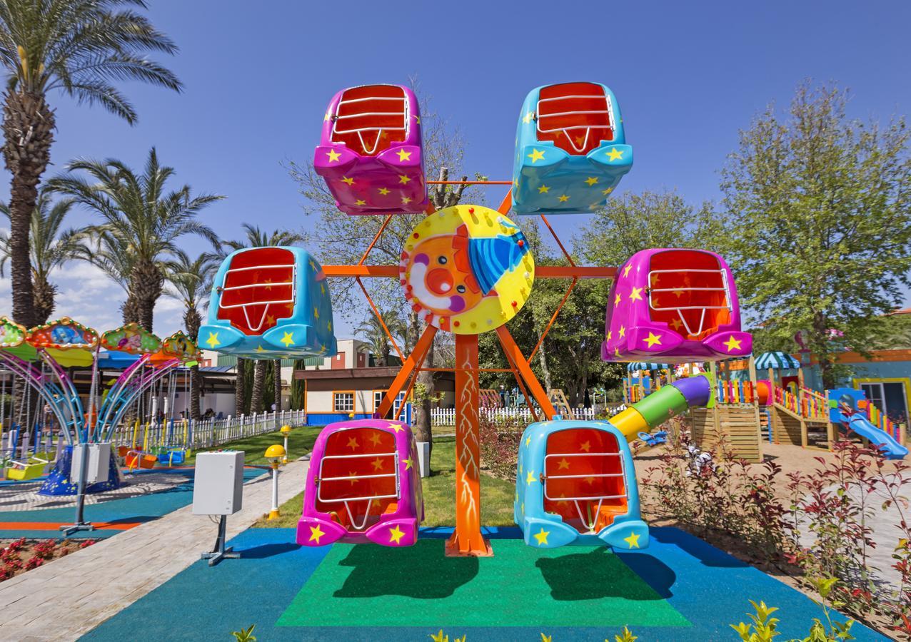 Ic Hotels Green Palace - Kids Concept Antalya Luaran gambar A ferris wheel at a children's park